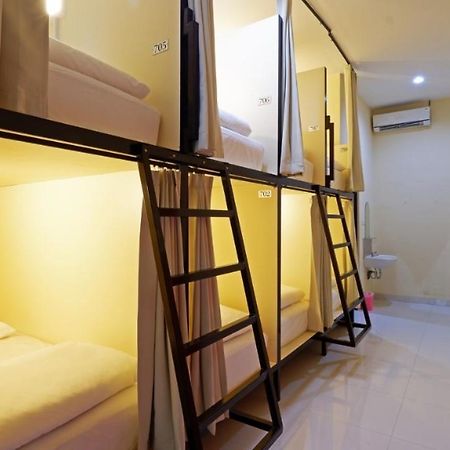 V Canggu Dormitory Exterior foto